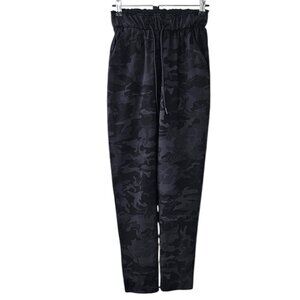 Lululemon Womens Keep Moving Pant, 7/8, High-Rise, Incognito Camo Multi Grey, 2